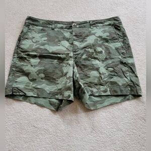 Old Navy Everyday Short High Rise Camo Shorts Size 16 NWOT